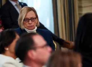 Trump Clashes with Maine Governor Over Transgender Athletes: “We Are the Federal Law”