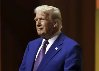 83% of Americans Disapprove of Trump’s Jan. 6 Pardons: Poll Donald Trump speaking at a rally