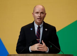 BREAKING: Utah BANS Public Union Bargaining – A MAJOR Win for Taxpayers! Utah Governor Spencer Cox signs bill banning public union bargaining.