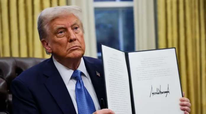 Trump’s Power Move: New Executive Order Puts Every Federal Agency Under His Control! President Trump signs executive order on education reform.