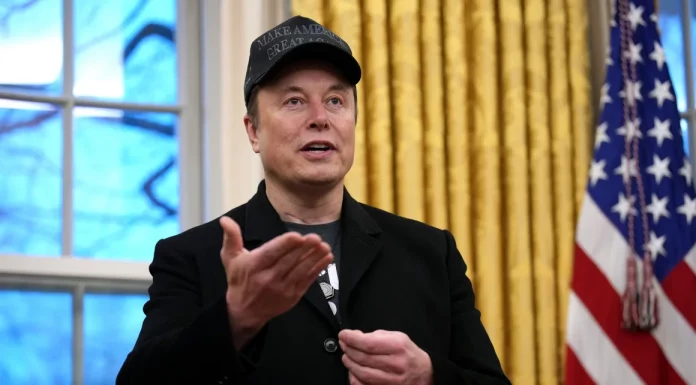 Federal employees told to justify jobs in email or Musk says they face dismissal